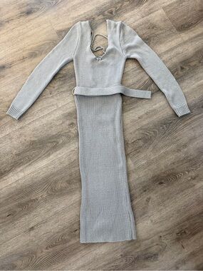JLUXLABEL Light Gray Ribbed Knit Maxi Dress with Belt
